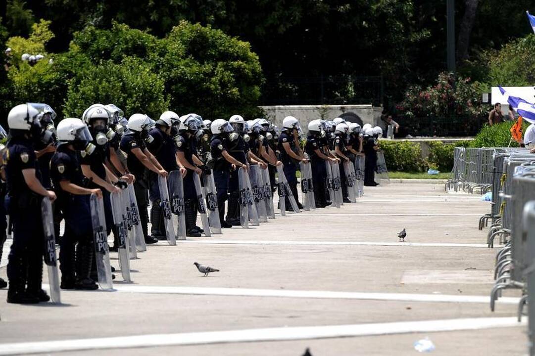 Atėnuose policija prieš protestuotojus panaudojo ašarines dujas (atnaujinta)
