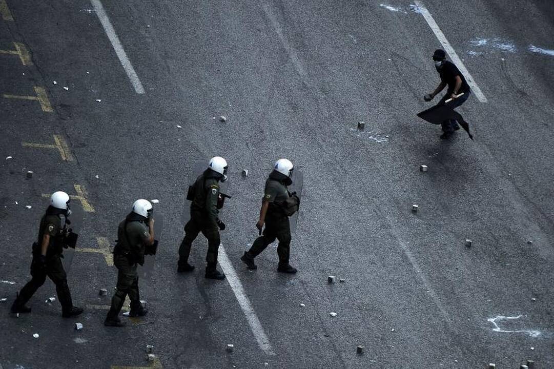 Atėnuose policija prieš protestuotojus panaudojo ašarines dujas (atnaujinta)