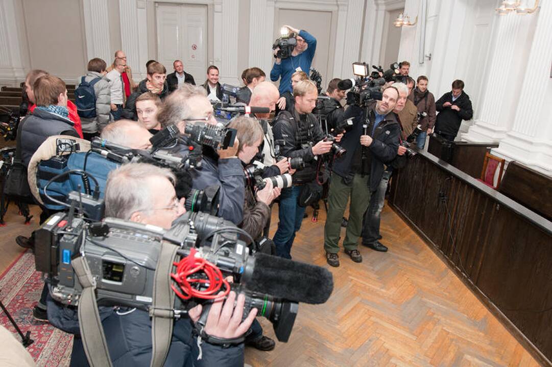 Grupuotei ketinęs vežti ginklus airis nuteistas 12 metų nelaisvės