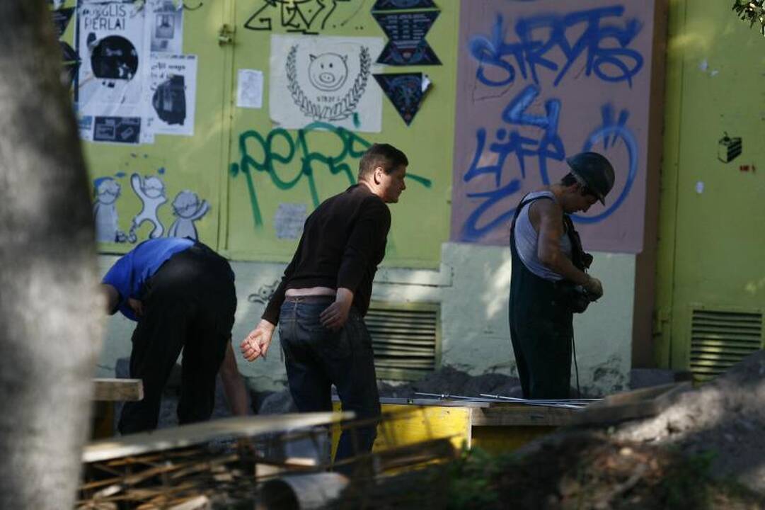 Sereikiškių parko rekonstrukcijai - trijų statybininkų brigada