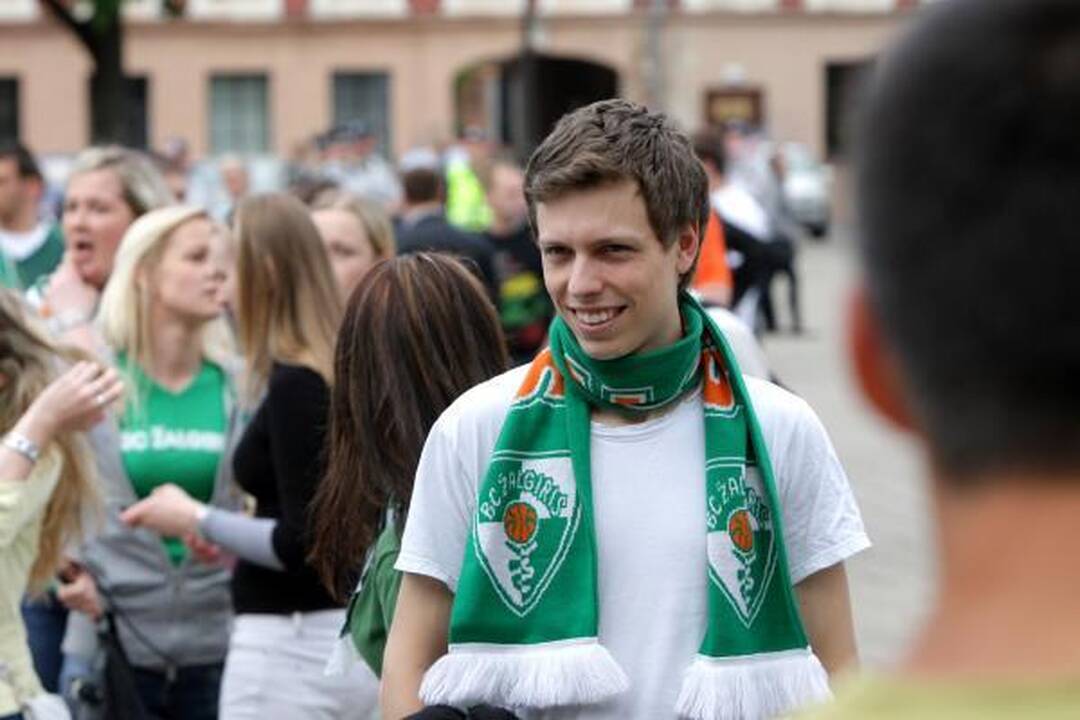 „Žalgirio“ fanai išlydėti į lemiamas LKL finalo rungtynes
