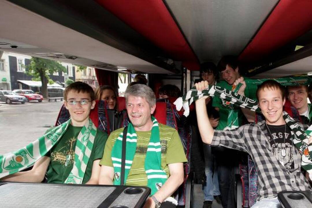 „Žalgirio“ fanai išlydėti į lemiamas LKL finalo rungtynes
