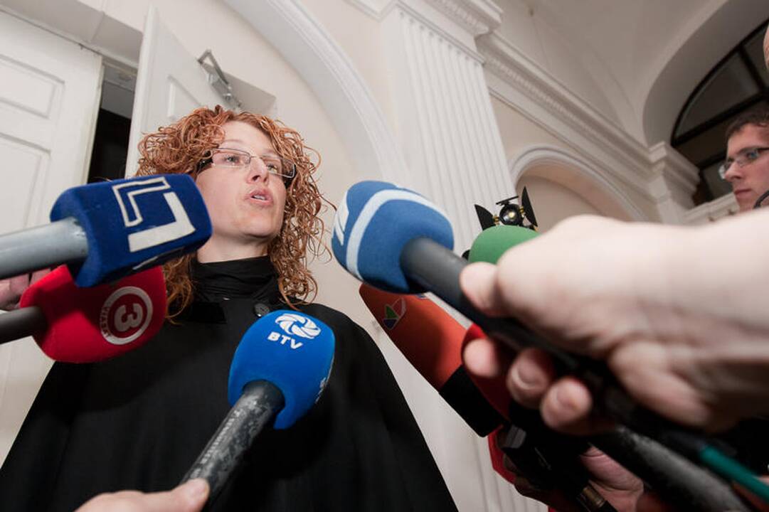 Grupuotei ketinęs vežti ginklus airis nuteistas 12 metų nelaisvės