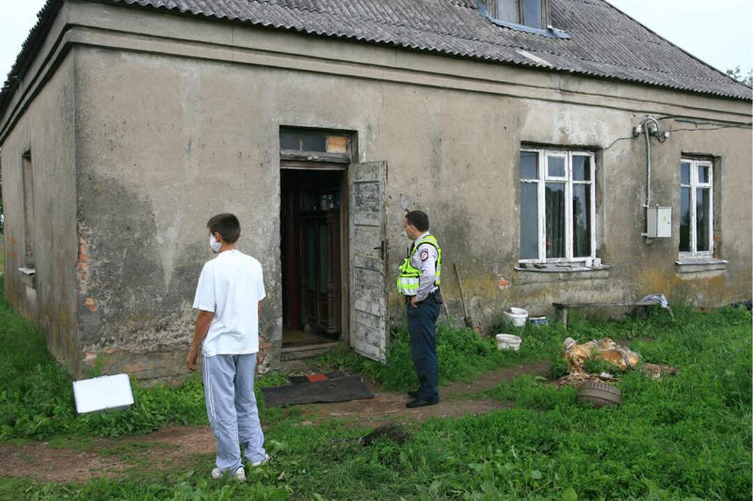 Tauragės rajone – dviguba žmogžudystė, policija ieško įtariamojo