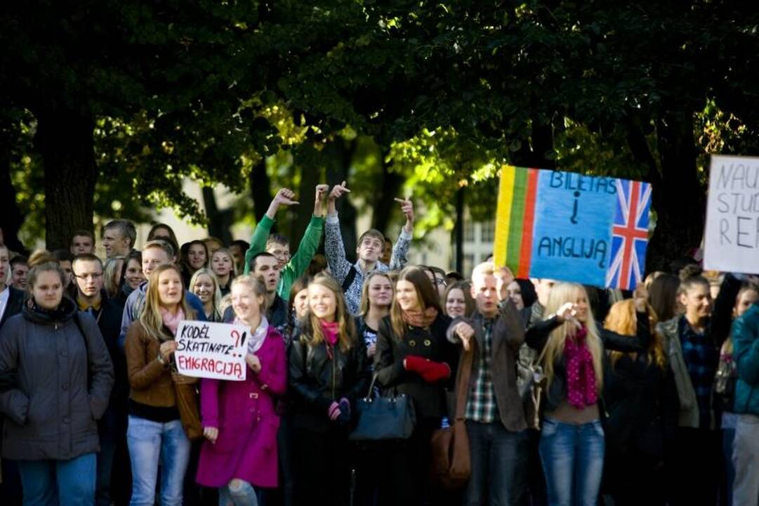 Kauno moksleiviai šaukia: žlugdoma mūsų ateitis! 