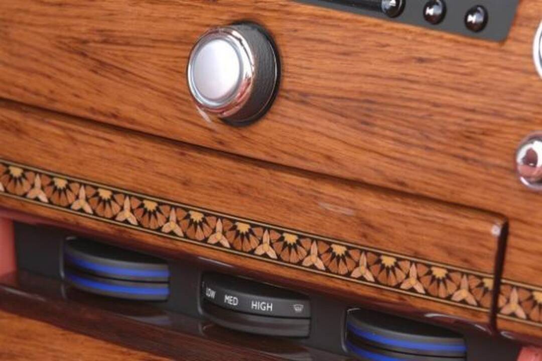 „Rolls-Royce“: šakučių ir taurių prabangai lygių nėra
