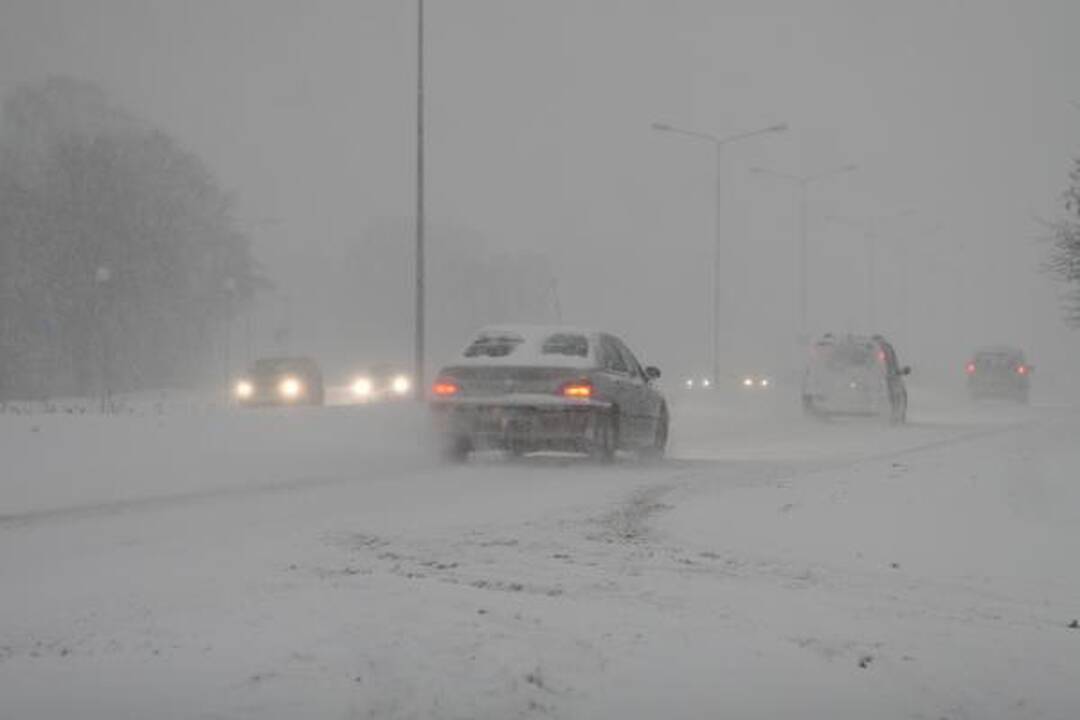 Uostamiesčio gatvės pradėtos valyti visu pajėgumu