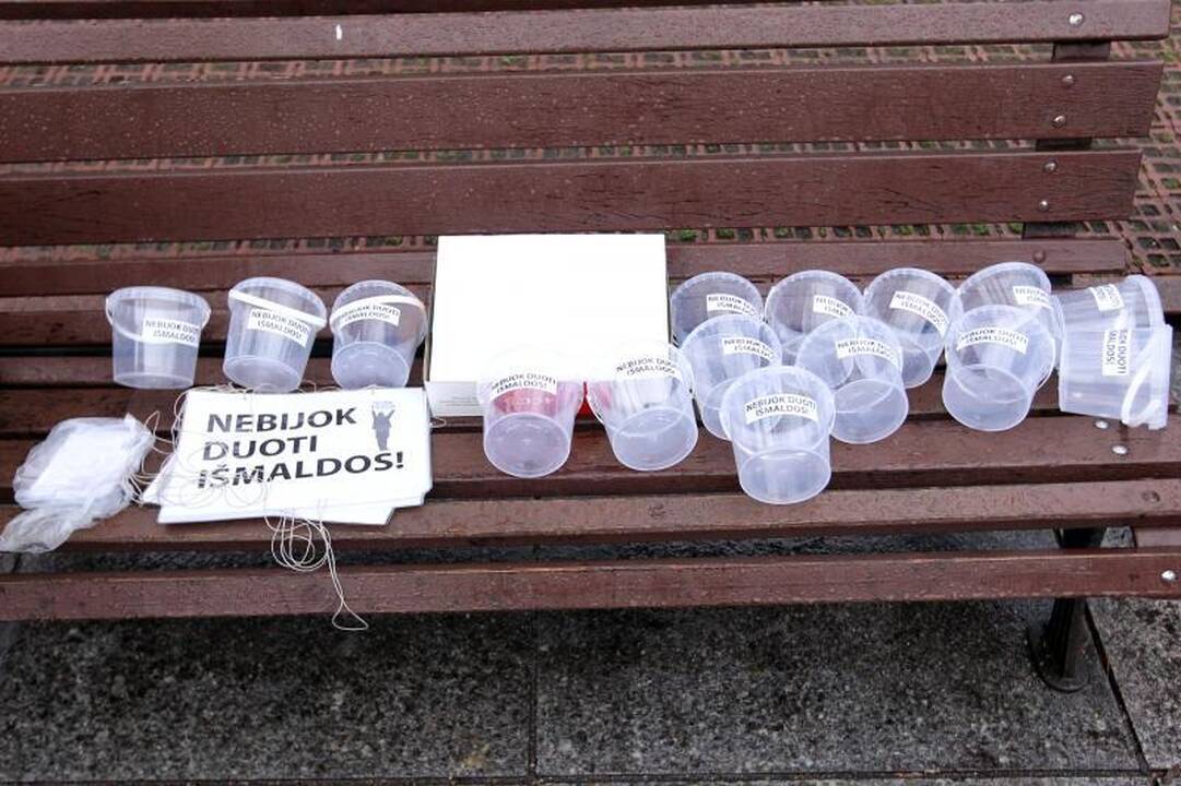 Piketuotojai: neduoti išmaldos - nehumaniška 