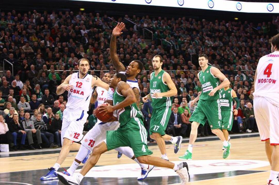Įsibėgėjusio CSKA garvežio nuo bėgių nuversti nepavyko (komentarai)
