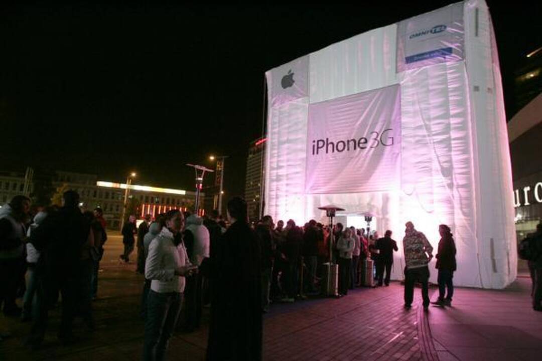 „iPhone 3G“ prekyba prasidėjo be ažiotažo ir minių (video)