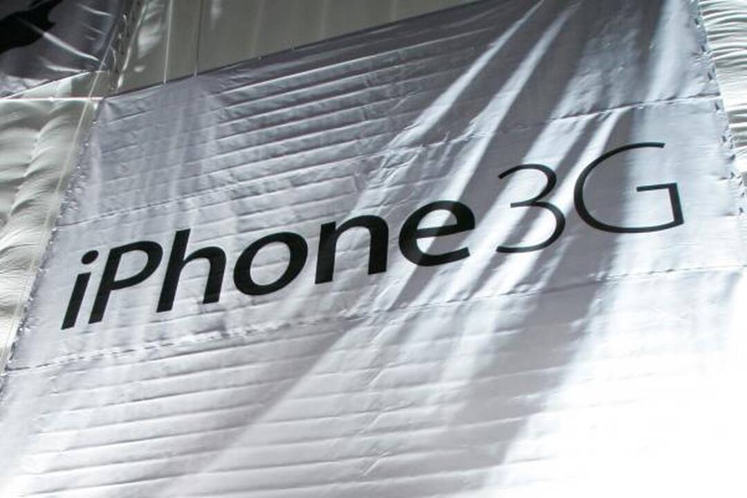 „iPhone 3G“ prekyba prasidėjo be ažiotažo ir minių (video)