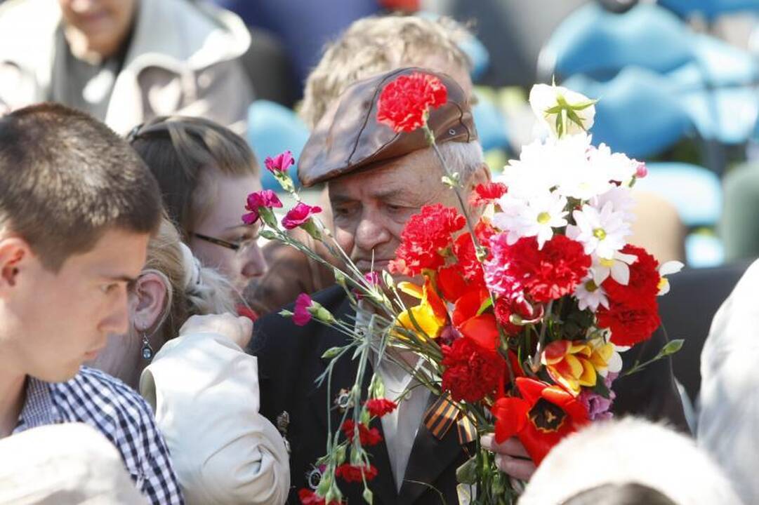 Gegužės 9-ąją klaipėdiečiai paminėjo karių kapinėse (papildyta)