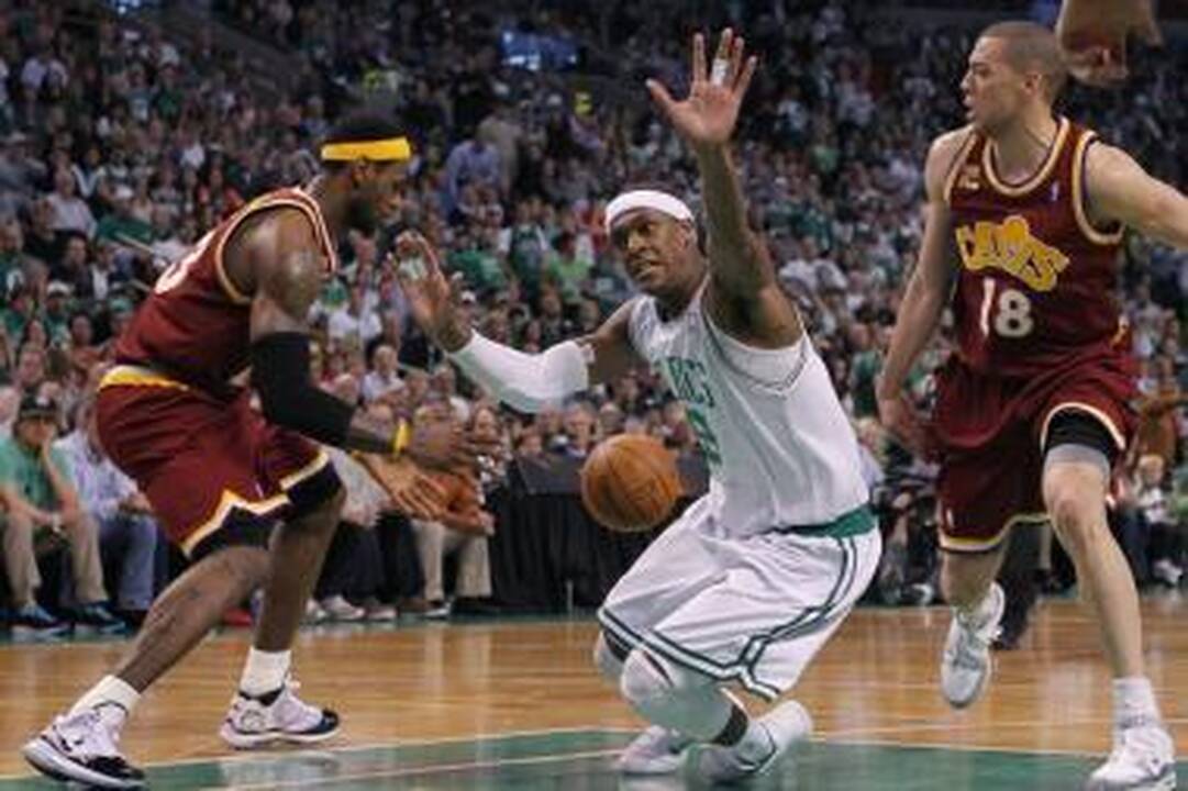 Ž.Ilgausko ekipa antrą kartą pralaimėjo Bostono krepšininkams
