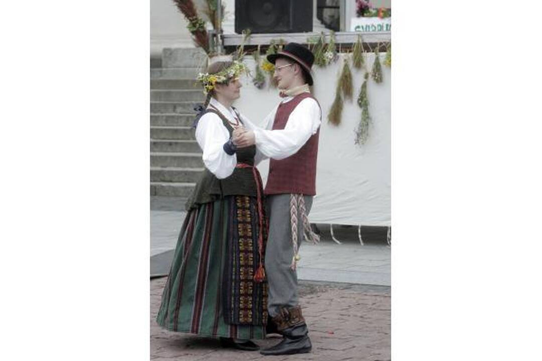 Žolynų turgus: žolininkių patarimai ir būrėjų tiesa (programa)