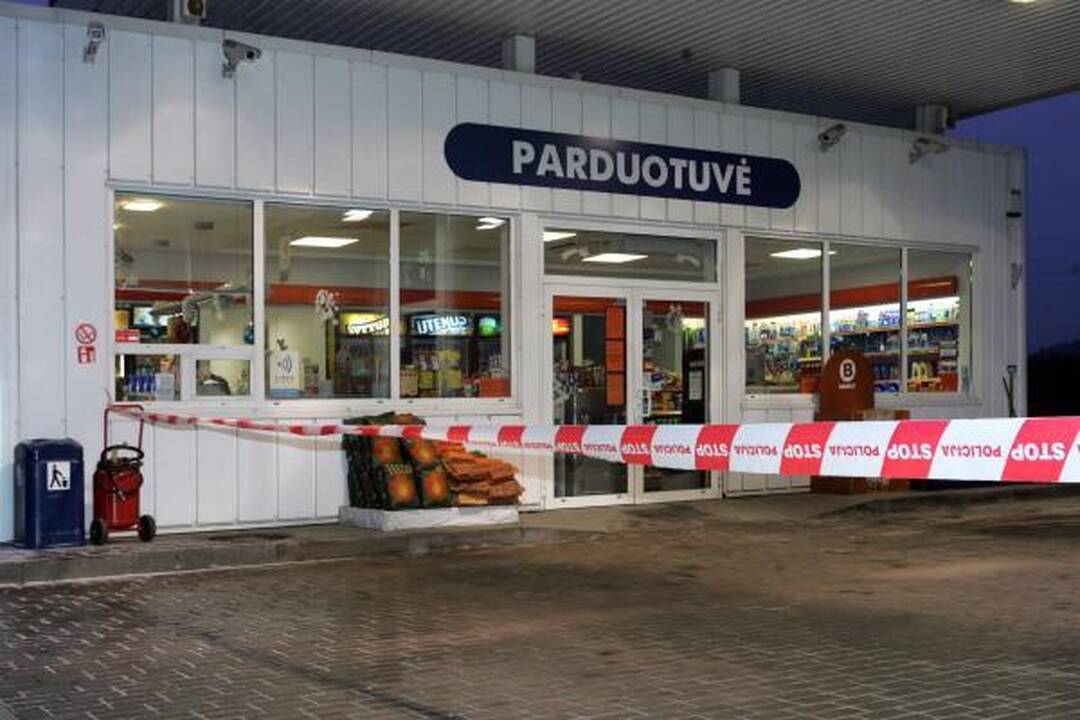 Vilniuje vidury dienos apiplėšta degalinė 