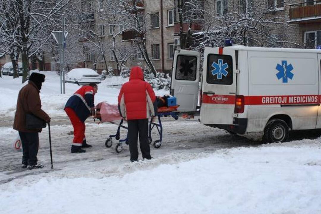 „Kauno švara“ žada per naktį barstyti ir valyti gatves