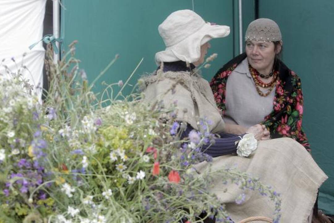 Žolynų turgus: žolininkių patarimai ir būrėjų tiesa (programa)