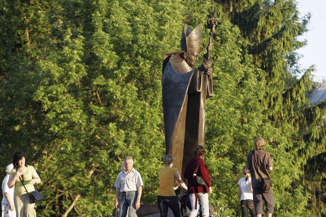Miuziklą „Karolis" žiūrėjo ir triukšmingas jaunimas