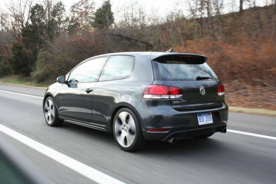 VW ir „Adidas“ sukūrė specialų „Golf GTI“