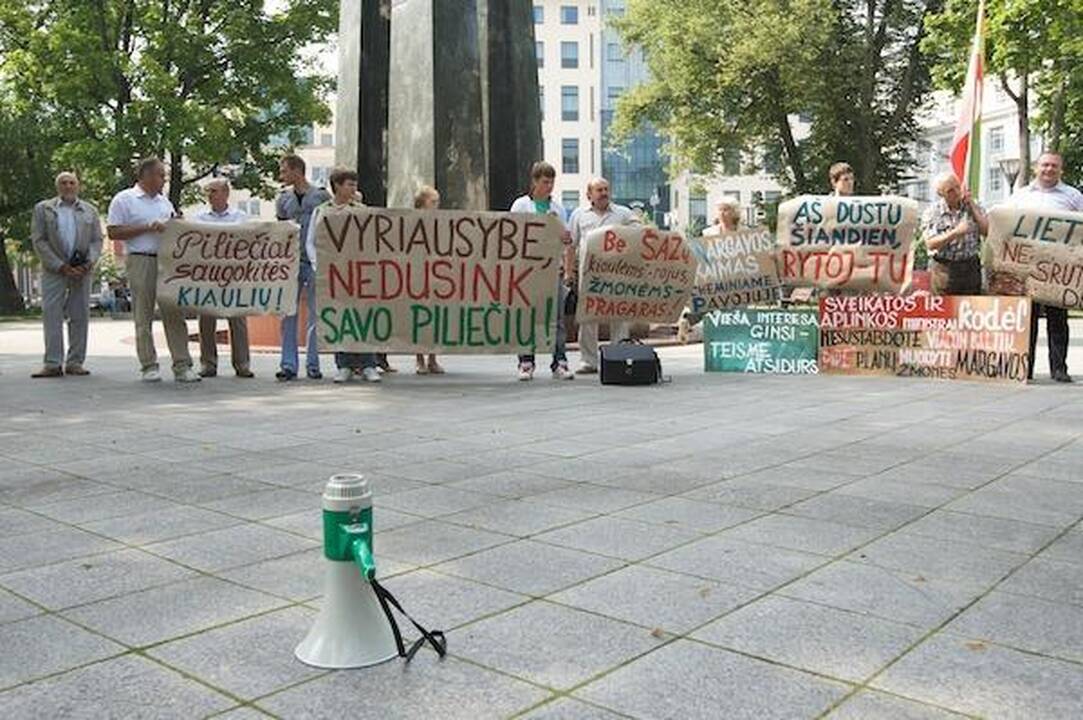 Žalieji: valdžia Lietuvą pavers sąvartynu (papildyta)