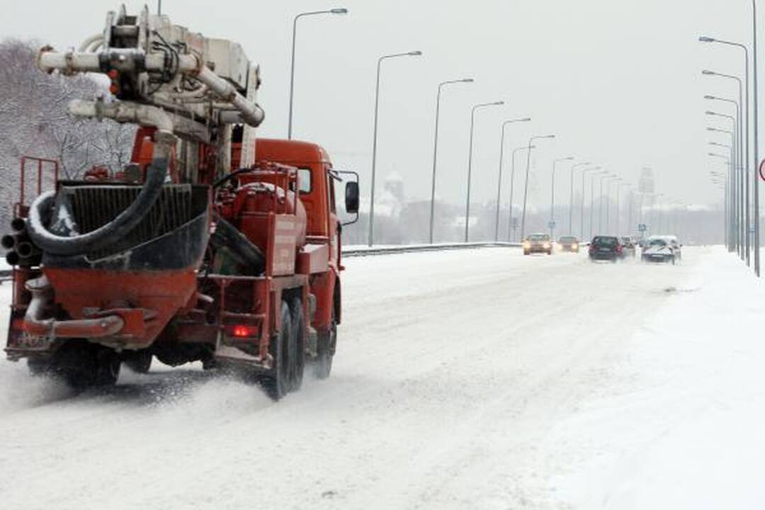 Orai Lietuvoje: vėl atšals, sekmadienį pasnigs (papildyta)