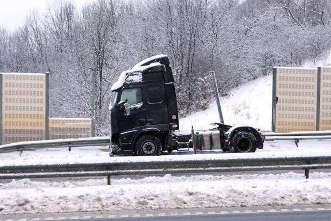 Orai Lietuvoje: vėl atšals, sekmadienį pasnigs (papildyta)