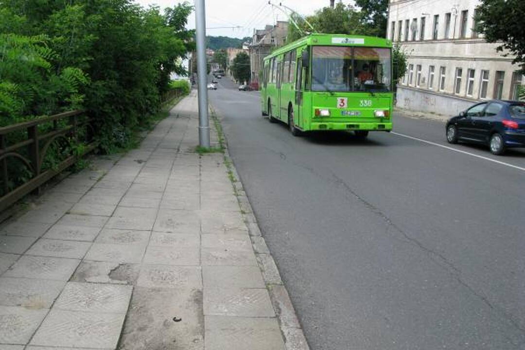 Savanorių estakados bijo troleibusų vairuotojai