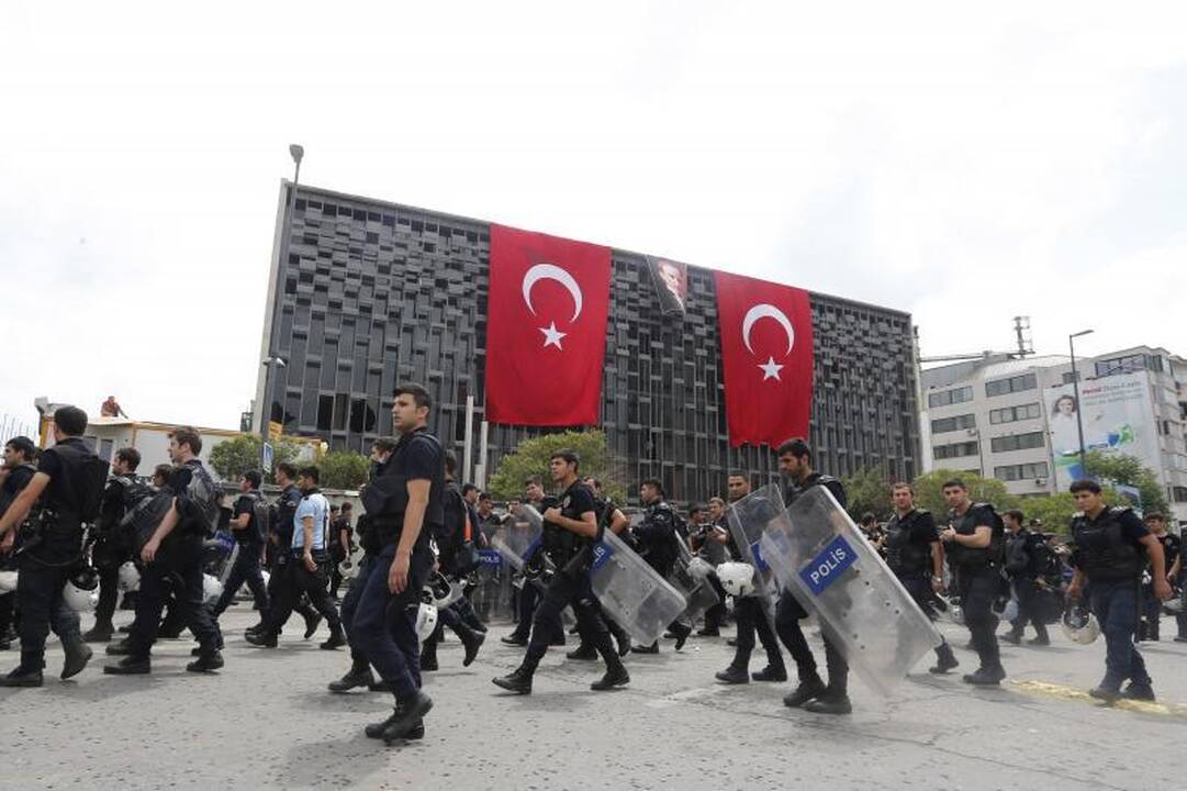 Vokietijos - Turkijos santykiai: ambasadorius kviečia „ant kilimėlio“
