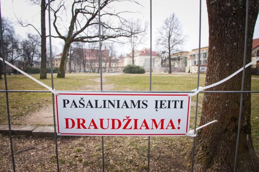 Sereikiškių parke - tinklų tiesimo darbai, archeologiniai kasinėjimai