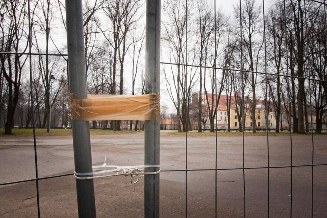 Sereikiškių parke - tinklų tiesimo darbai, archeologiniai kasinėjimai