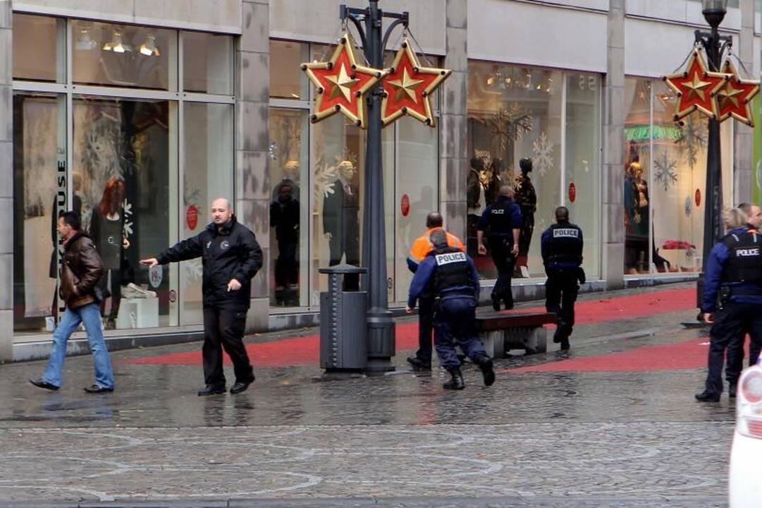 Belgijos miesto centre - mirtini sprogimai ir šūviai (atnaujinta)