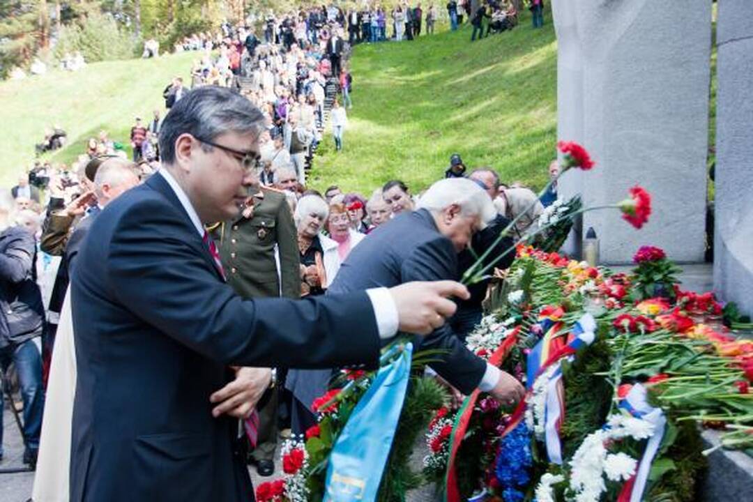 Vilniaus Antakalnio kapinėse pagerbtos Antrojo pasaulinio karo aukos