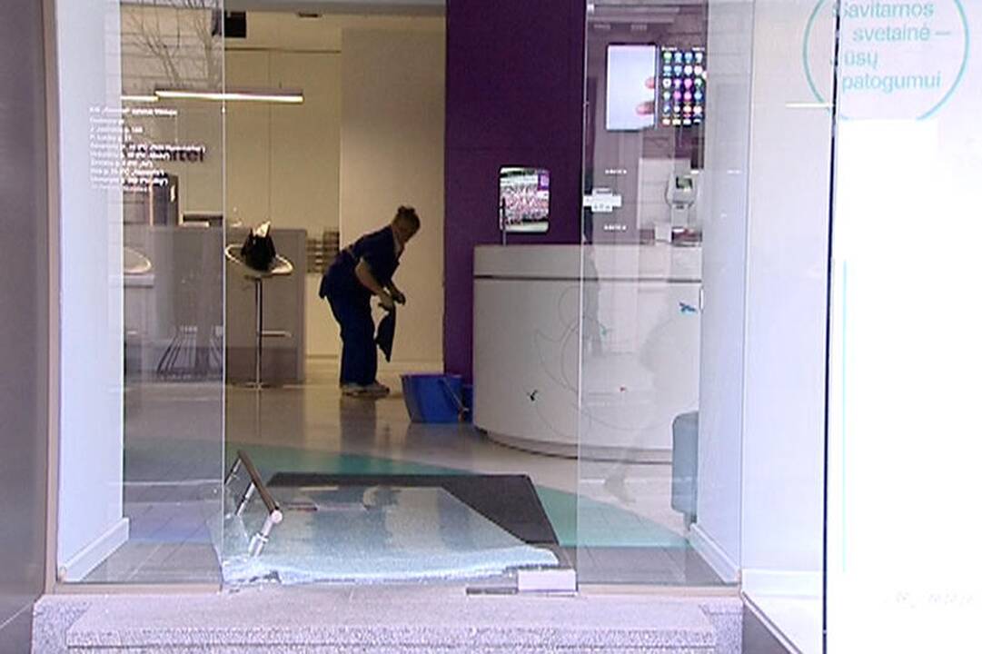 Vilniaus centre iš „Omnitel“ salono pagrobti kompiuteriai ir telefonai