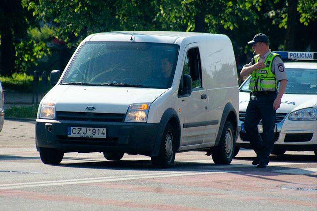Vilniuje pėsčiųjų perėjoje partrenkta moksleivė
