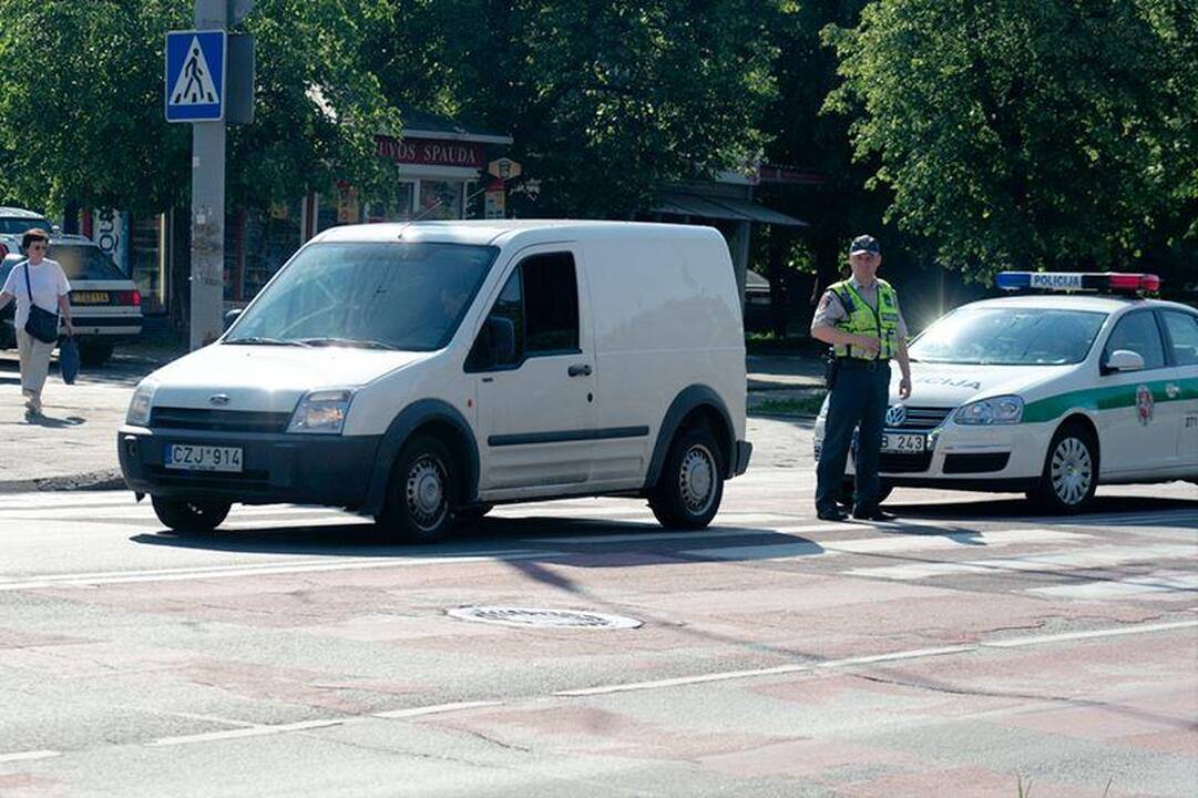 Vilniuje pėsčiųjų perėjoje partrenkta moksleivė