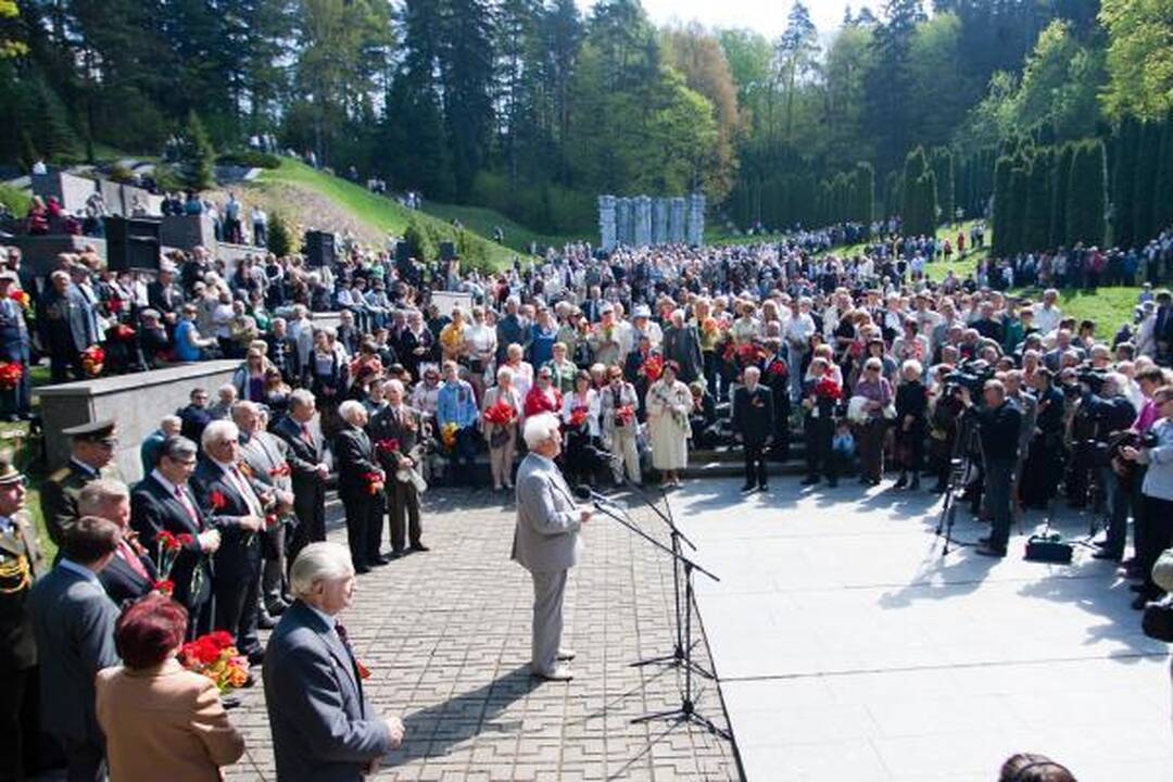 Vilniaus Antakalnio kapinėse pagerbtos Antrojo pasaulinio karo aukos