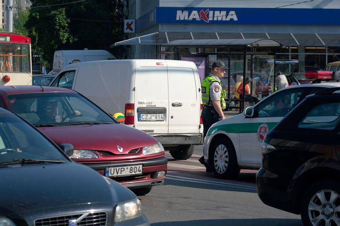 Vilniuje pėsčiųjų perėjoje partrenkta moksleivė
