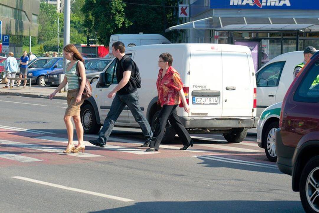 Vilniuje pėsčiųjų perėjoje partrenkta moksleivė