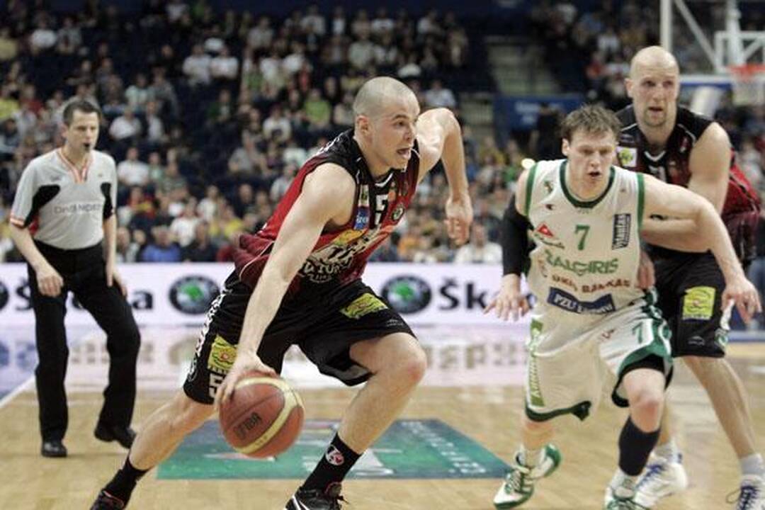 Galingai startavęs "Lietuvos rytas" įveikė "Žalgirį" 89:75 (papildyta)