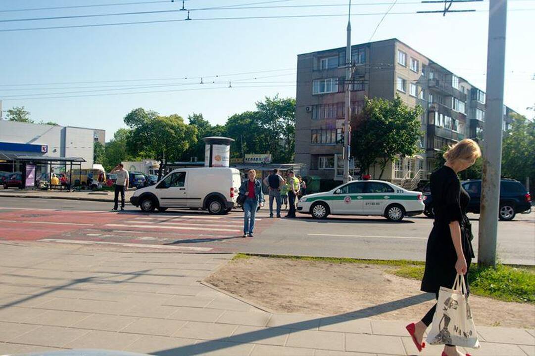 Vilniuje pėsčiųjų perėjoje partrenkta moksleivė