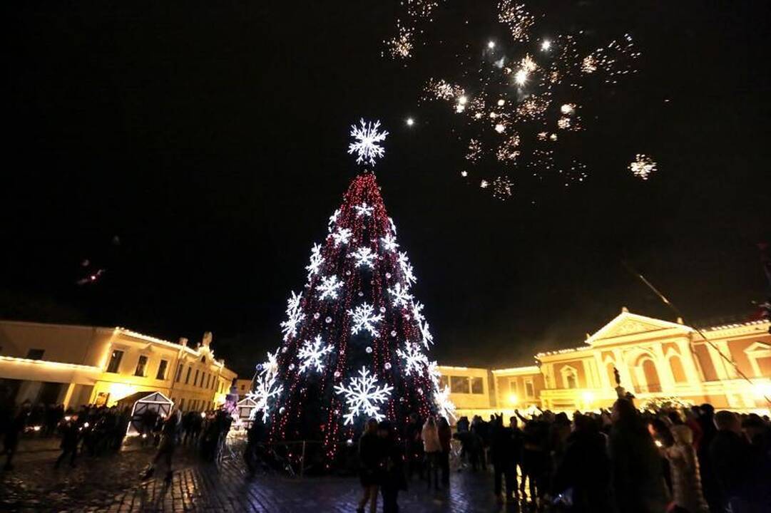 Švenčiantį uostamiestį sveikino kariliono garsai ir fejerverkas