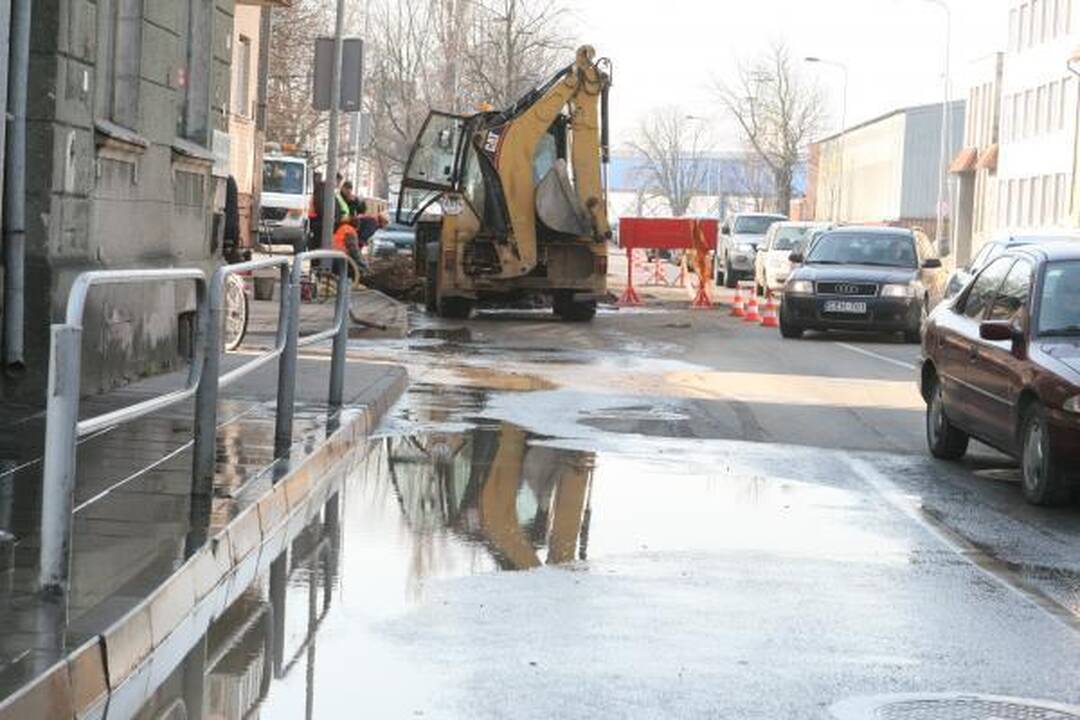 Vandentiekio avarija Minijos gatvėje sukėlė spūstis