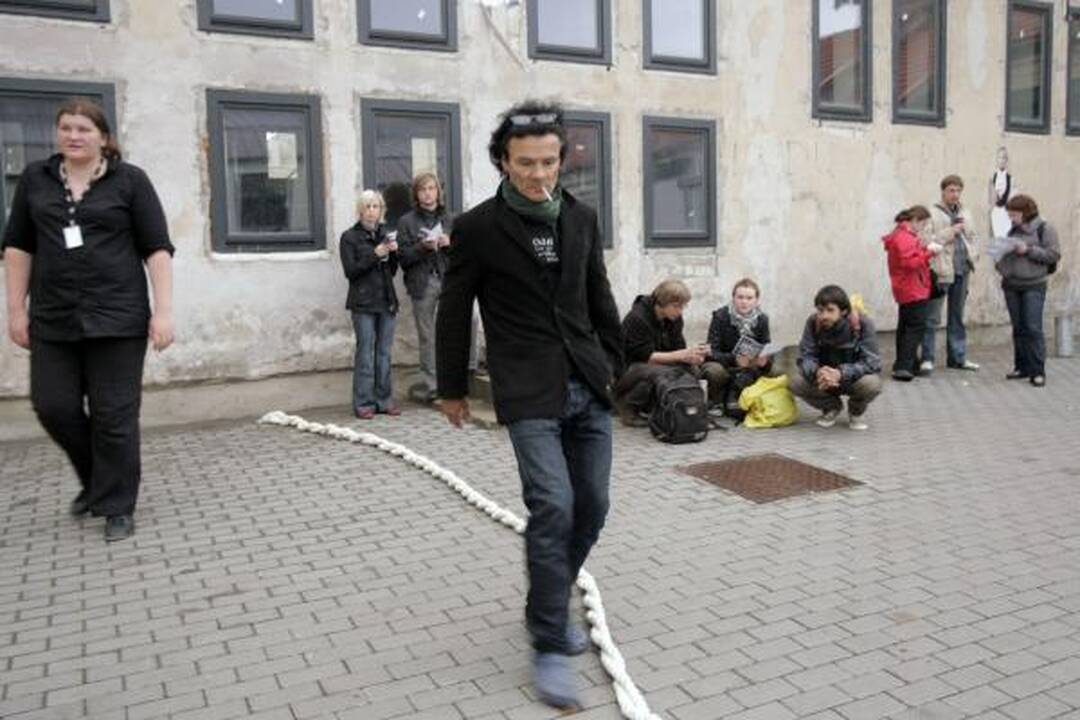 "Tebūnie naktis!" išginė vilniečius ieškoti meno
