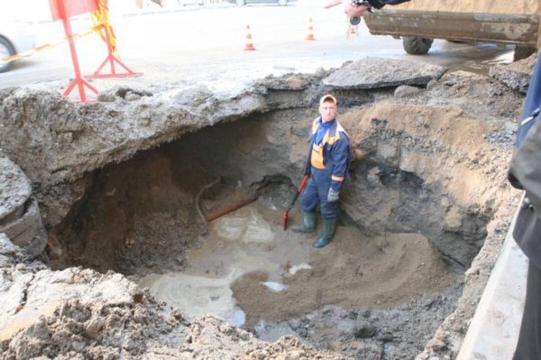 Vandentiekio avarija Minijos gatvėje sukėlė spūstis