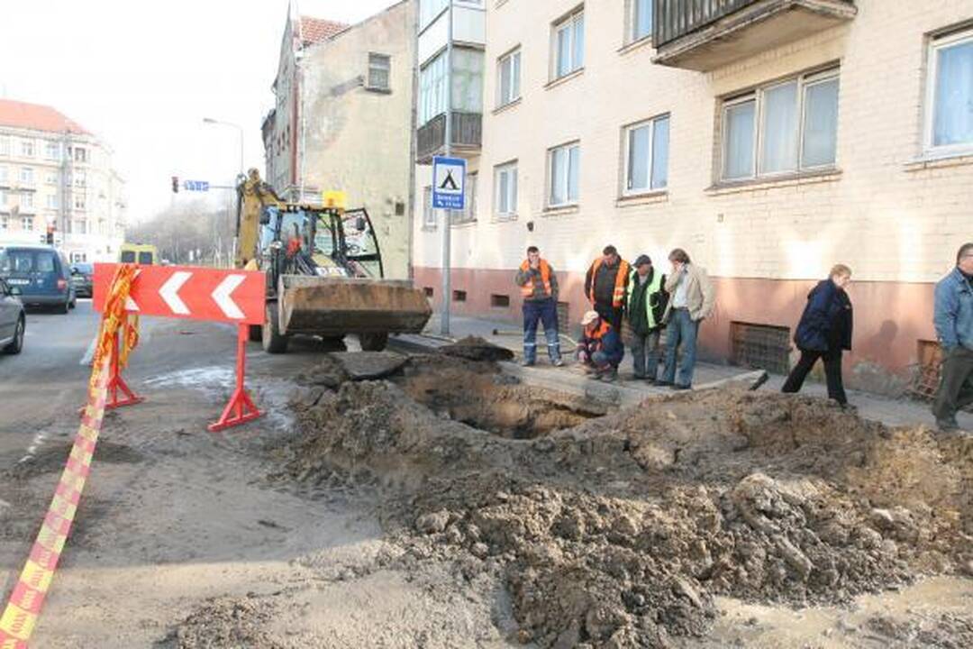 Vandentiekio avarija Minijos gatvėje sukėlė spūstis