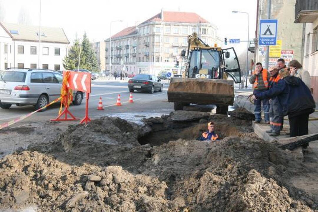 Vandentiekio avarija Minijos gatvėje sukėlė spūstis
