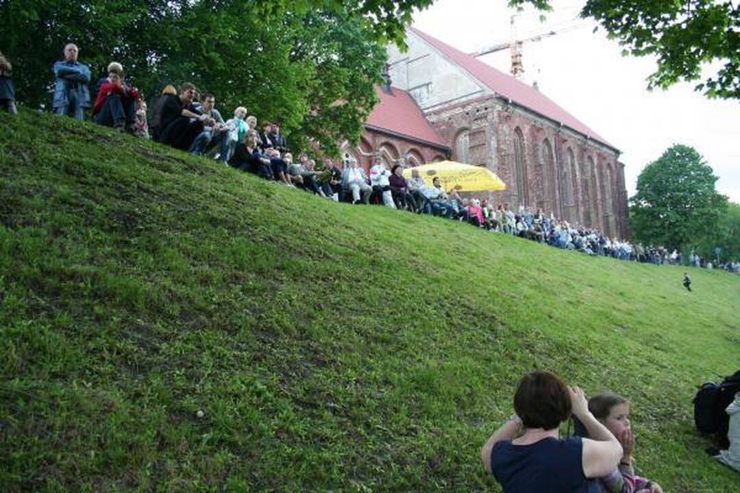 Tarptautinių Hanzos dienų atidaryme šėlo ir krepšininkai, ir gerbėjai