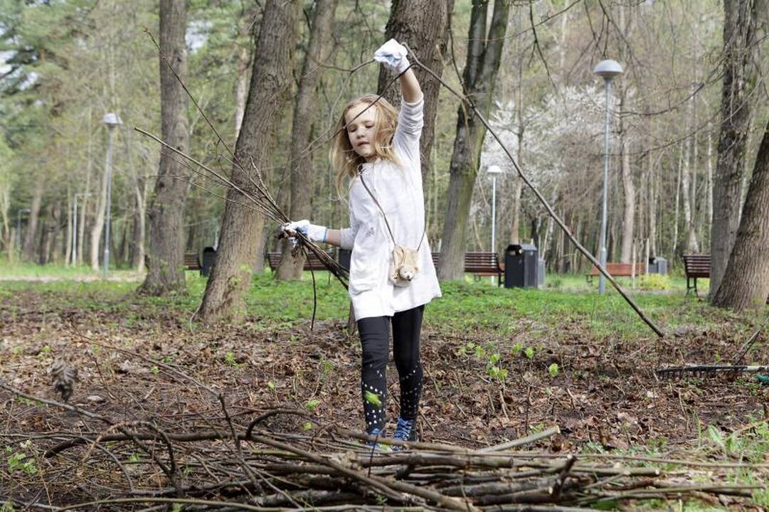 Klaipėdiečiai ėmėsi tvarkyti Jūros parką
