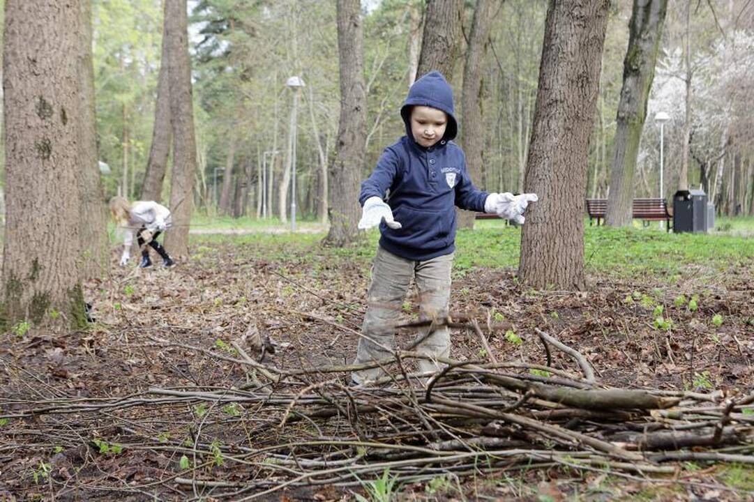 Klaipėdiečiai ėmėsi tvarkyti Jūros parką
