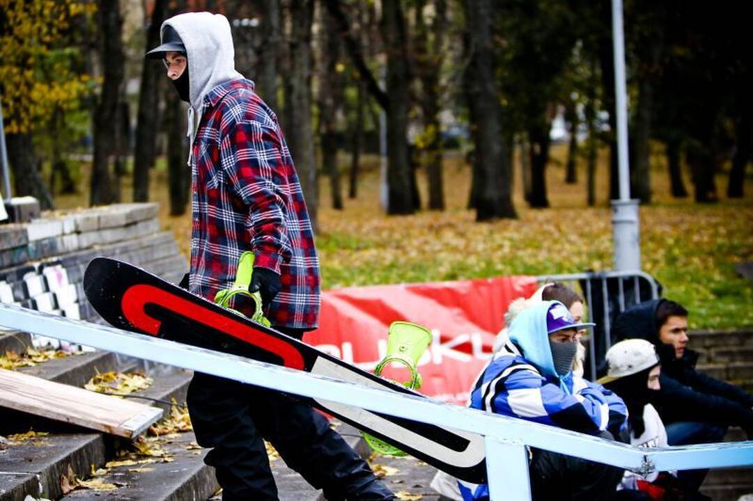 Snieglentininkų triukai - sostinėje surengtose varžybose